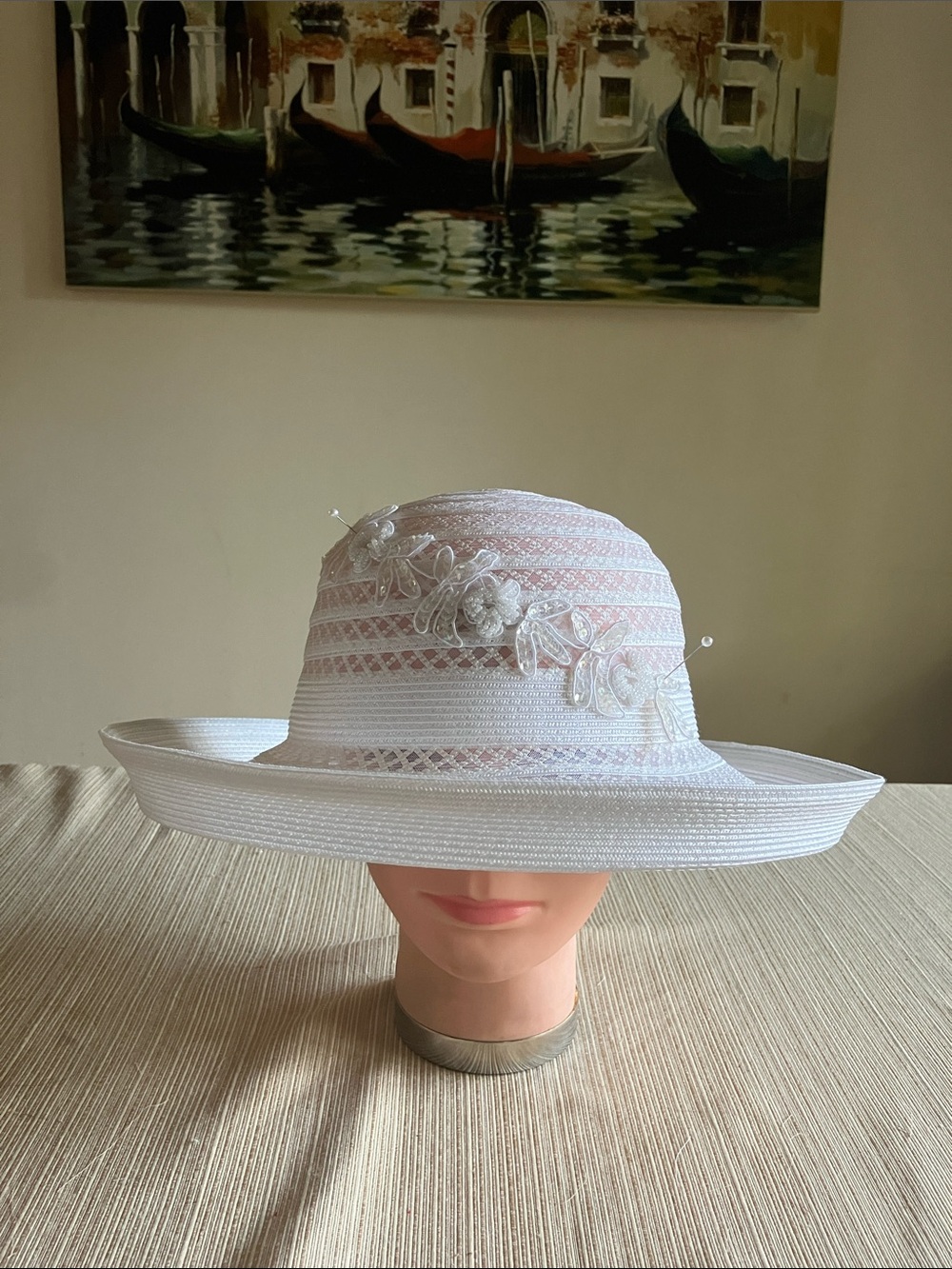 Elegant White Ladies' Floral Trim Sun Hat